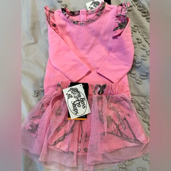 Pink Camo outfit - Picture 1 of 6